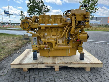 CAT C18 Marine Propulsion Engine (1)