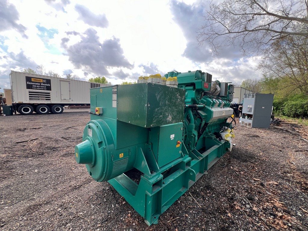Cummins QSV81G Generator Set 1100kW 480V (7)