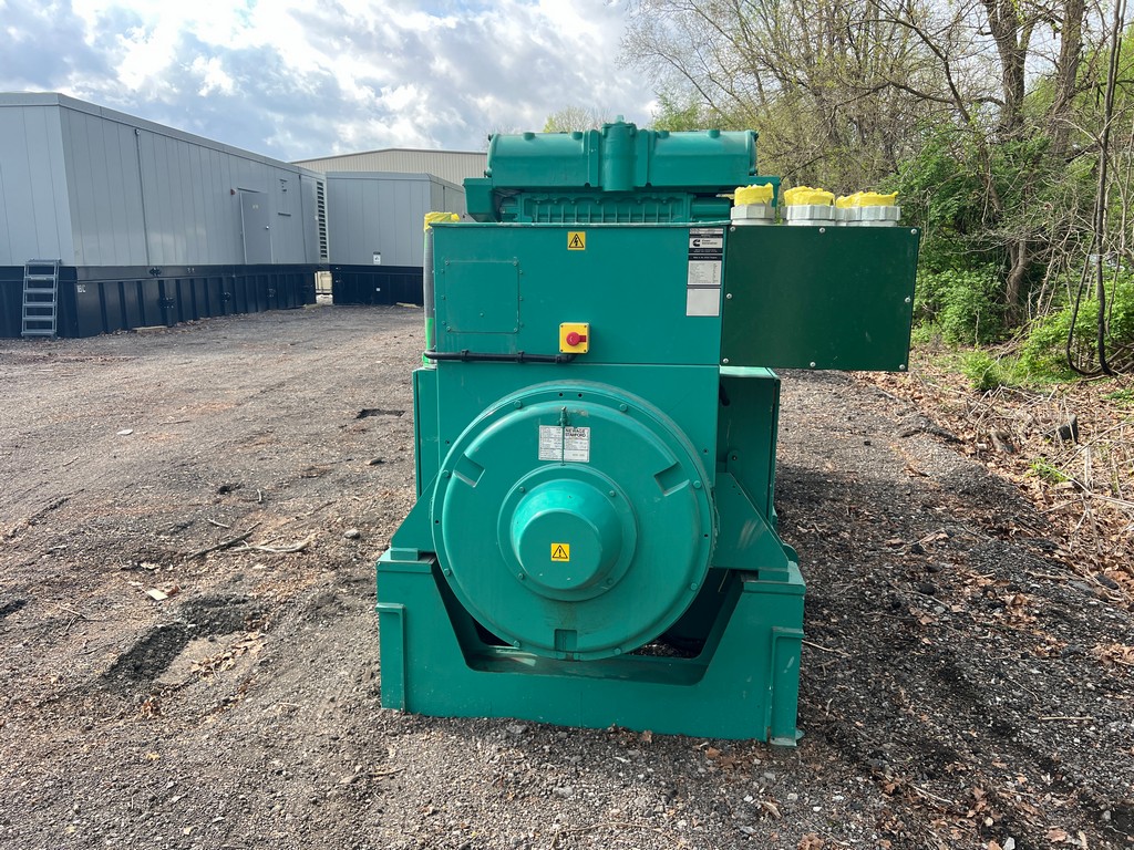 Cummins QSV81G Generator Set 1100kW 480V (8)