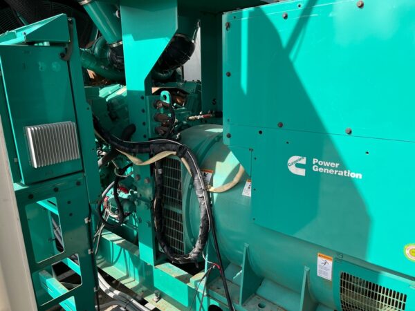 Cummins QST30 750kW Generator Set (11)