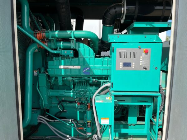 Cummins QST30 750kW Generator Set (15)
