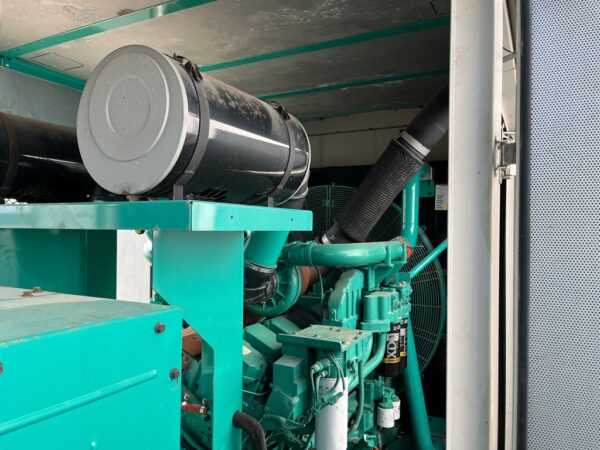 Cummins QST30 750kW Generator Set (26)