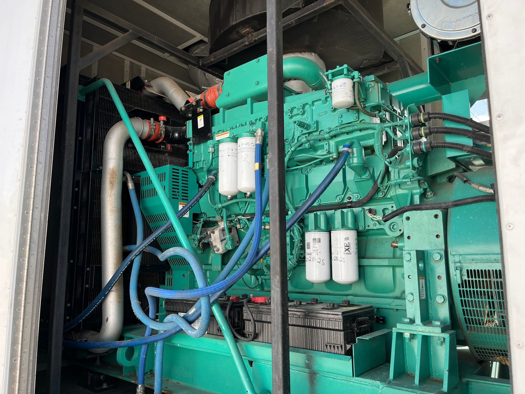 Cummins DQCA 600kW Generator Set (12)